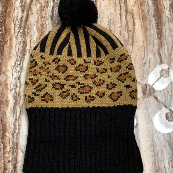 Vans leopard hat. - Picture 6 of 8